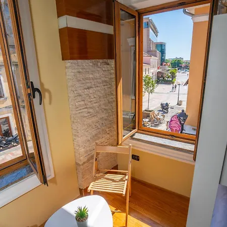 Terrace & Lounge Bar *