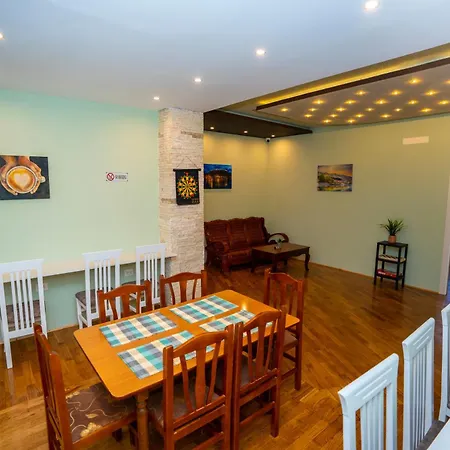 Vandrarhem Terrace & Lounge Bar Shkodër