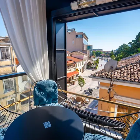 Terrace & Lounge Bar