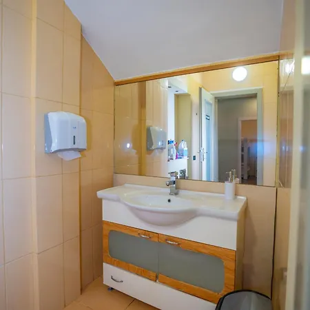 Terrace & Lounge Bar 旅馆 Shkodër