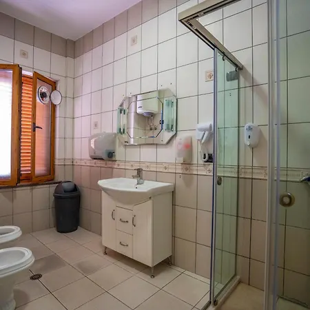 Terrace & Lounge Bar Vandrarhem *