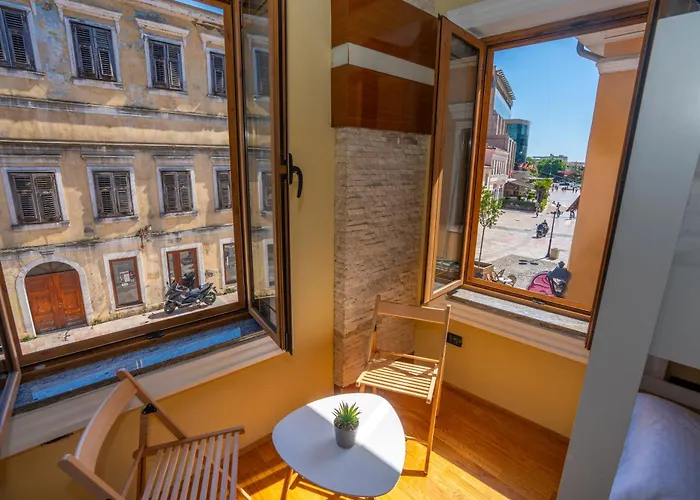 Terrace & Lounge Bar