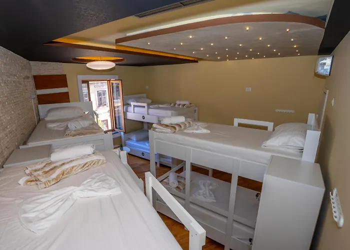 Terrace & Lounge Bar Hostel *