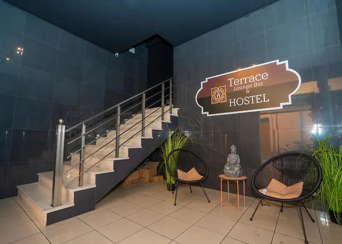 Hostel Terrace & Lounge Bar *