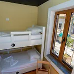 Hostel Terrace & Lounge Bar *