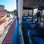 Terrace & Lounge Bar Hostel