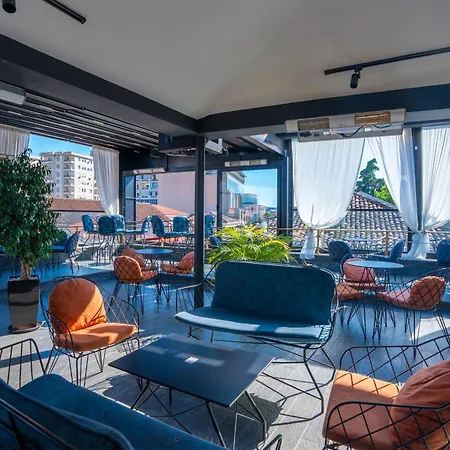 Terrace & Lounge Bar Albergue Shkodër