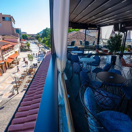 Terrace & Lounge Bar Hostel