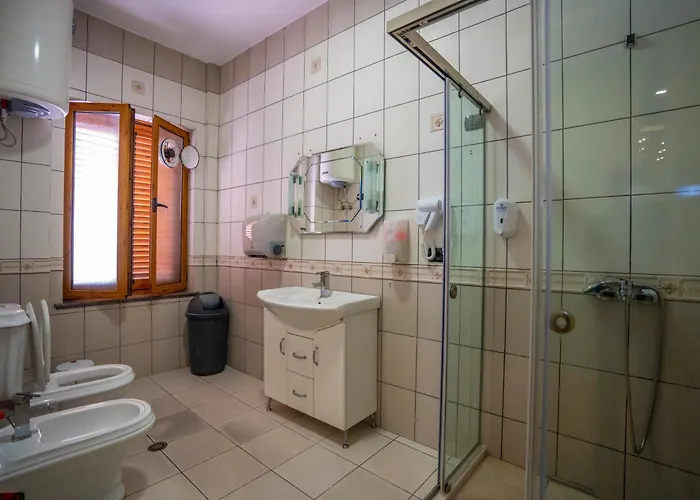 Terrace & Lounge Bar Hostel *